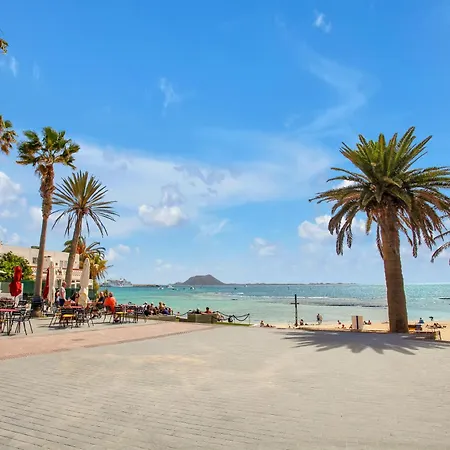 Alba & Daniel's Con Vista Su Lobos, *